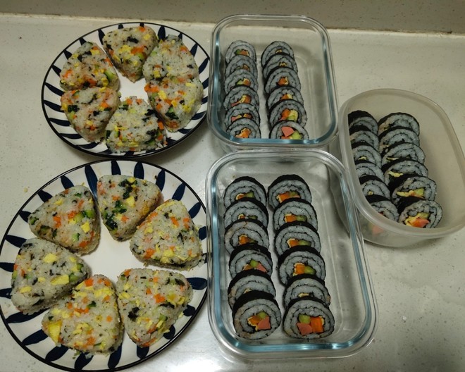 Easy Bento Sushi and Rice Balls for Family🍙 recipe