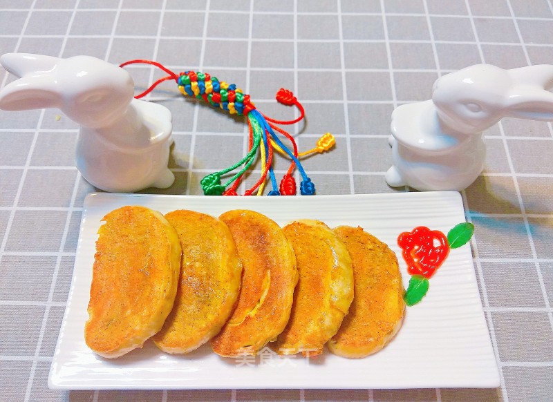 Crispy Steamed Bun Slices with Egg Flavor and Pepper recipe