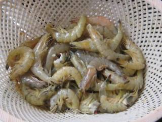 Stir-fried White Shrimp with Garlic Spicy recipe