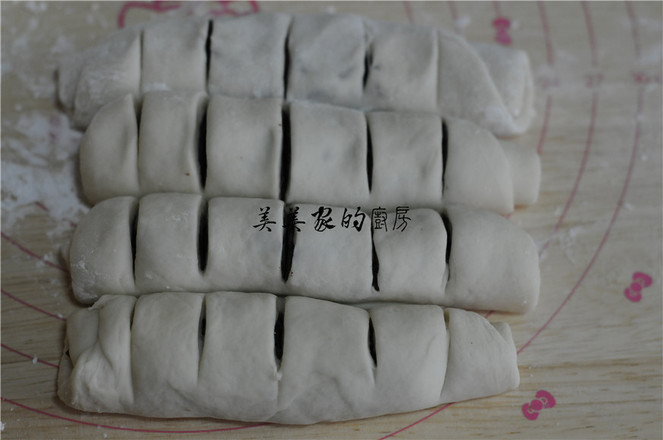 Little Red Bean Roll recipe