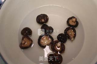 Mushroom and Yam Spare Ribs Health Soup recipe