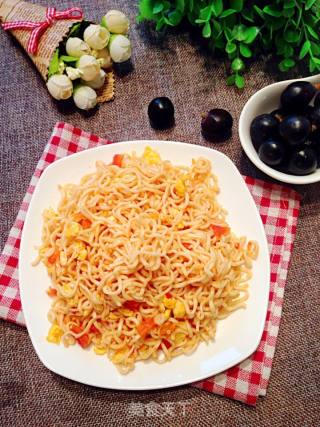 Fried Noodles with Tomato and Egg recipe