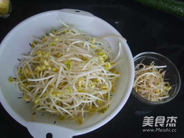 Cucumber with Bean Sprouts recipe