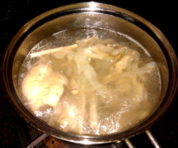 Sand Ginseng and Yuzhu Chicken in Pot recipe