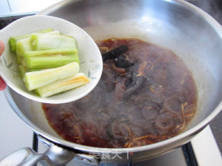 Grilled Sea Cucumber with Green Onions recipe