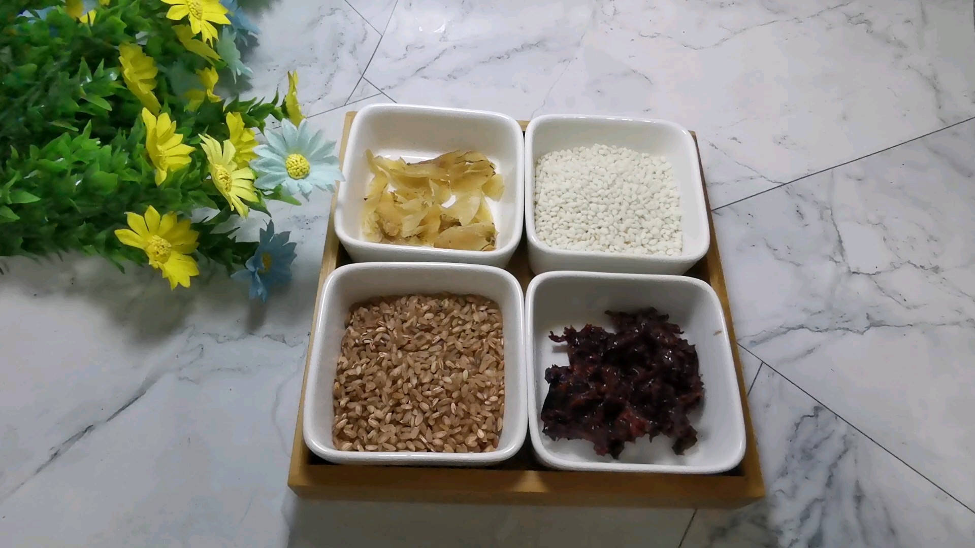 Red Rice Lily Rose Porridge recipe