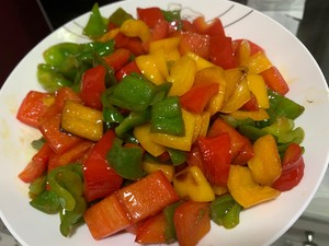 Cute Traffic Lights (three-color Pepper) recipe