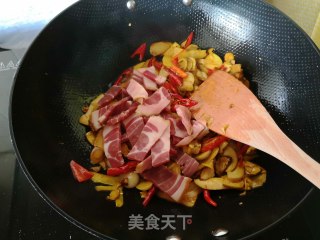 Stir-fried Yellow Boletus recipe