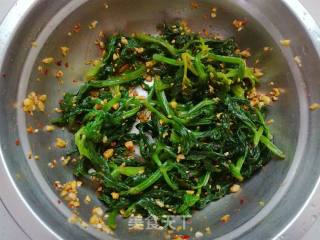 Chopped Peanuts Mixed with Celery Leaves recipe