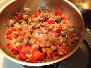 Stir-fried Chicken with Chives and Peanuts recipe