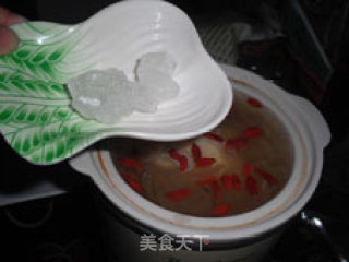 One-minute Breakfast Series 1-electric Cooker Version-wolfberry, White Fungus, Lotus Seed Egg Custard recipe