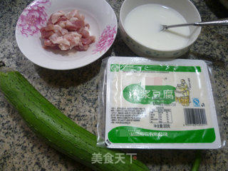 Loofah Shredded Pork Tofu Soup recipe