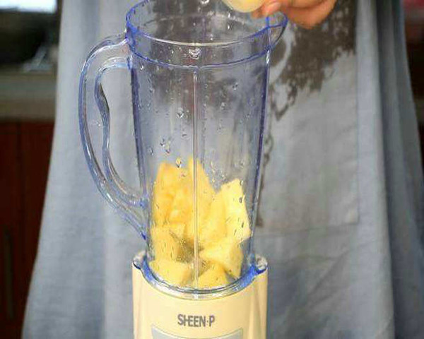 Huixiang Qingyuan Teaches You Pineapple Juice recipe
