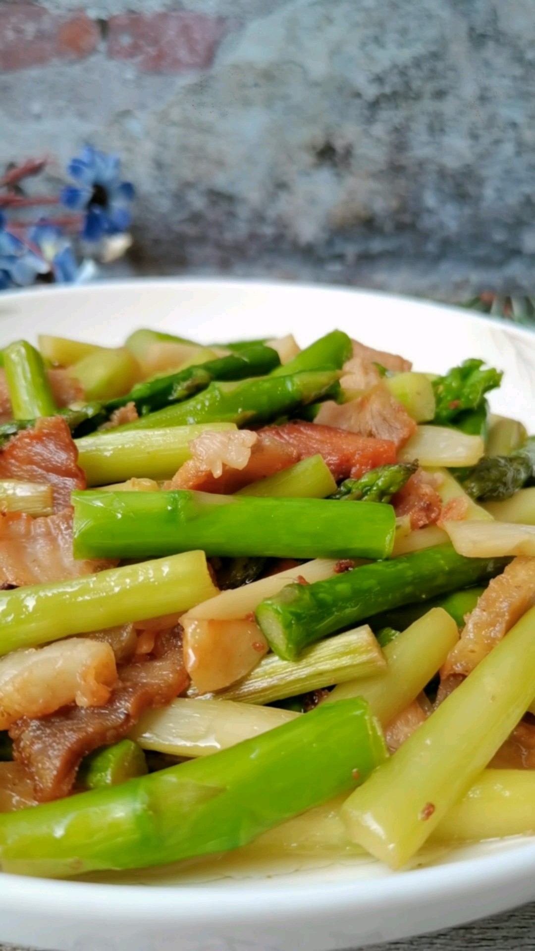 Stir-fried Pork with Green Asparagus