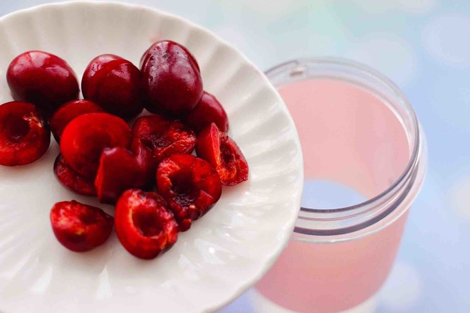 Cherries and Strawberry Iced Milkshake recipe