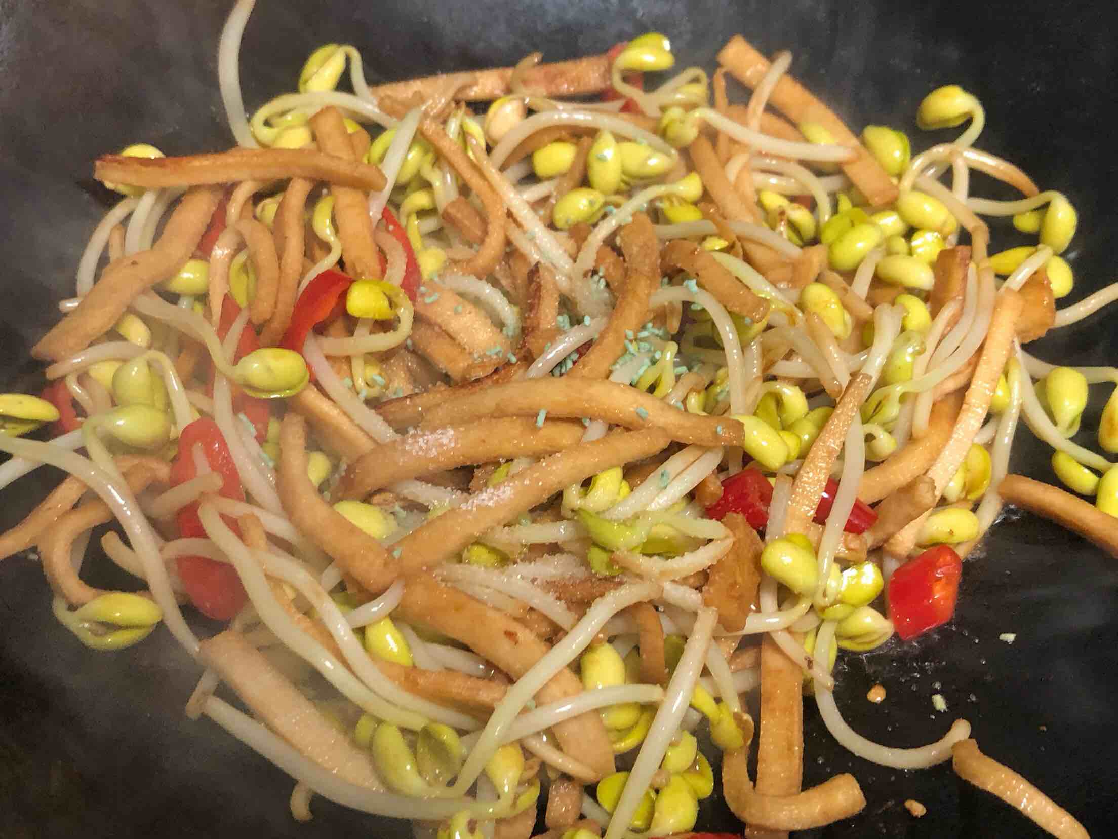 Stir-fried Dried Seeds with Chives and Bean Sprouts recipe