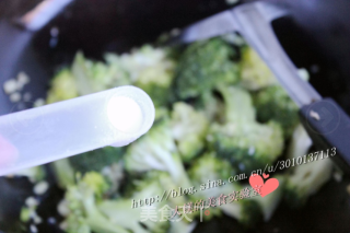 Simple and Delicious Diet Dish-garlic Broccoli recipe