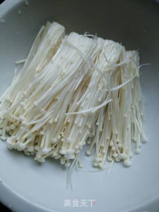 Enoki Mushroom Lean Meat Soup recipe