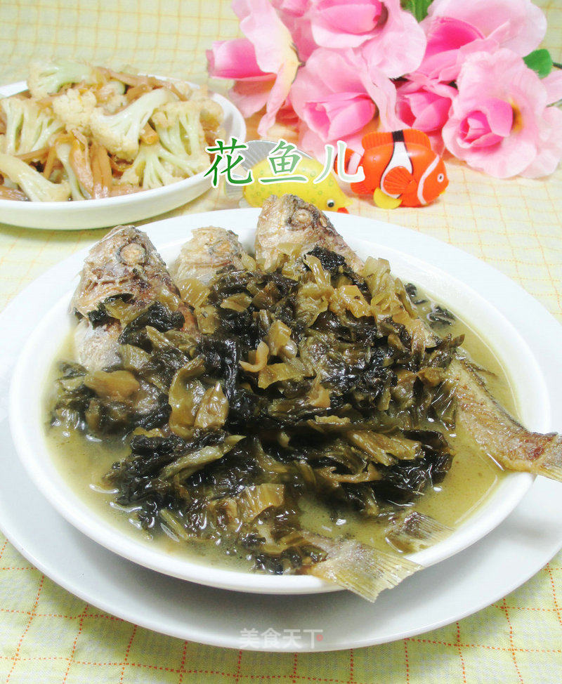 Boiled Yellow Croaker with Sauerkraut recipe