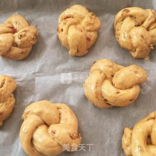 Walnut Red Date Meal Buns recipe