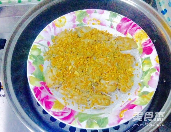 Steamed Abalone with Garlic Vermicelli recipe