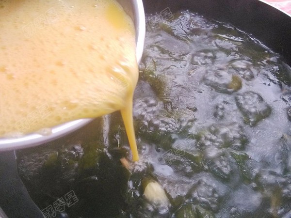 Seaweed and Egg Soup recipe