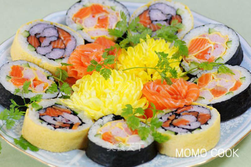 [momo New Year's Eve Dishes] Assorted Rose Sushi Salmon Sashimi