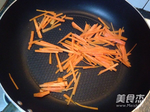 Soy Sprouts Fried Noodles recipe