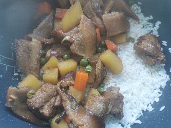 Braised Rice with Potato Ribs recipe