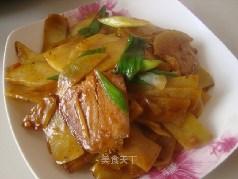 Stir-fried Pork with Homemade Potatoes recipe