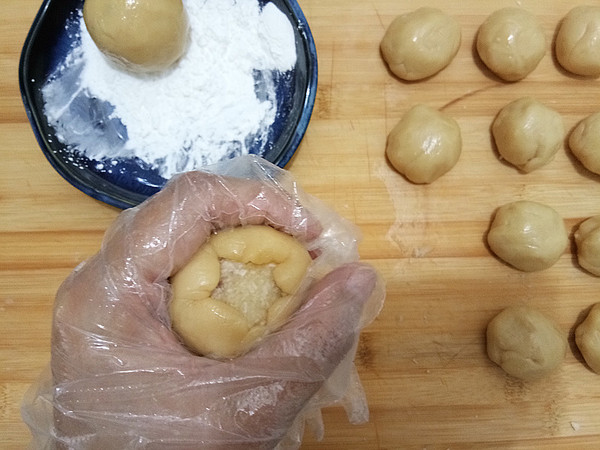 Cantonese-style Coconut Cranberry Mooncakes recipe