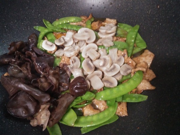 Stir-fried Snow Peas with Mushrooms recipe