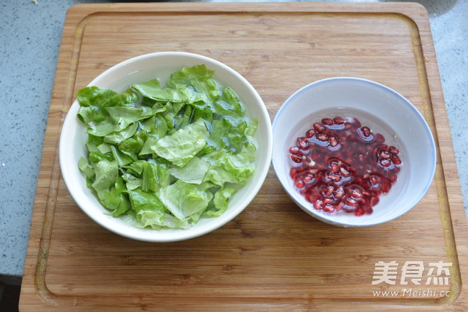 Oatmeal Pomegranate Salad recipe