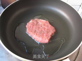 Pan-fried Steak with Vanilla Cream recipe