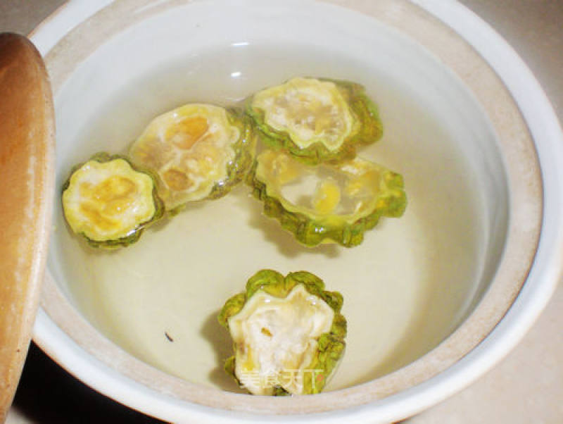 Bitter Gourd Tea for Clearing Away Heat and Removing Fire recipe