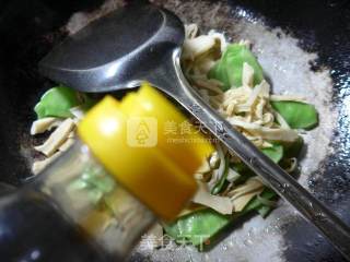 Fried Lentils with Bamboo Shoots recipe