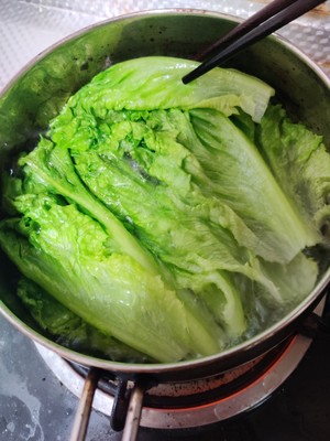 Lettuce in Oyster Sauce Served in 5 Minutes recipe