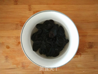 [northeast] Chopped Pepper and Cucumber Mixed with Fungus recipe