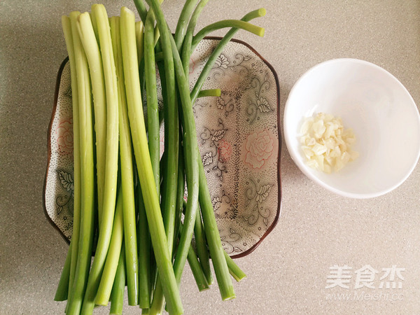 Shredded Garlic Moss recipe
