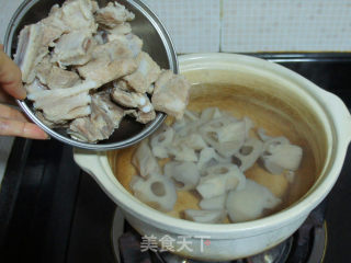 Lotus Root and Yam Spare Rib Soup recipe
