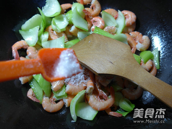 Stir-fried Sea Prawns with Vegetable Stems recipe