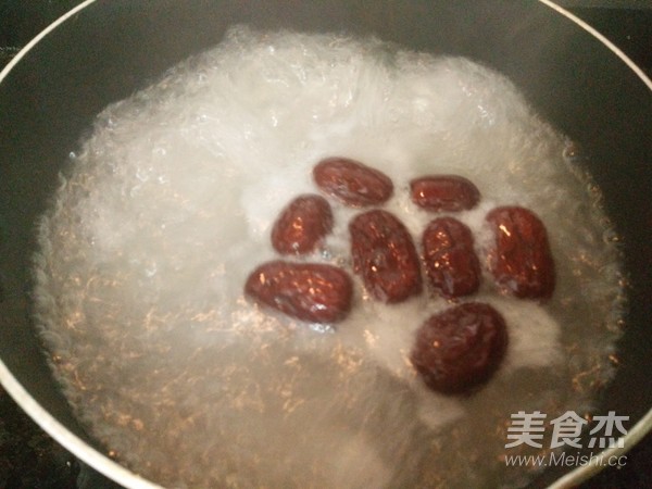 Longan, Yam and Red Date Soup recipe