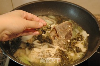 [zhejiang Cuisine] Soup is Delicious and Delicious Ningbo Flavor·yellow Croaker in Soup with Pickled Vegetables recipe