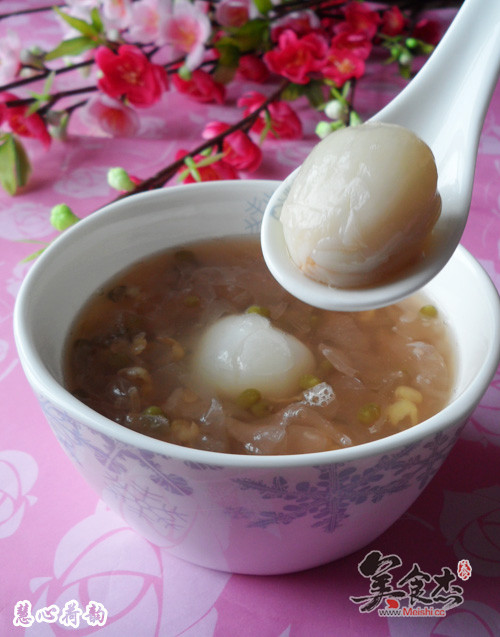 Tremella Lychee Mung Bean Congee recipe