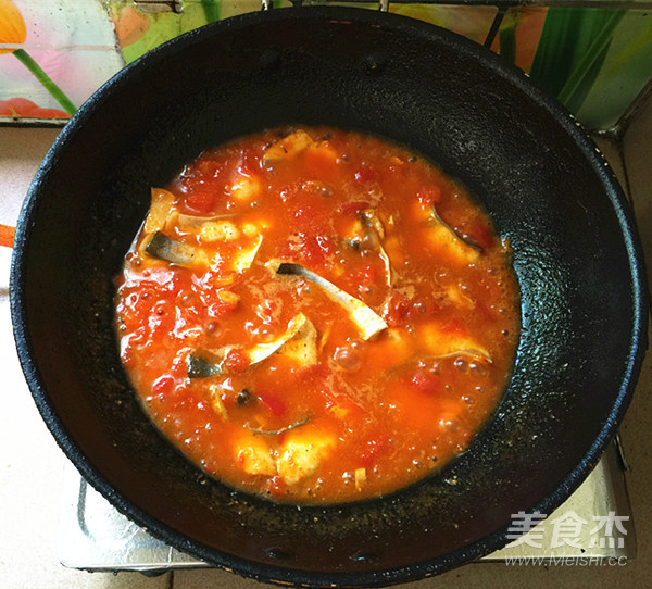 Boiled Pansa Fish in Tomato Sour Soup recipe