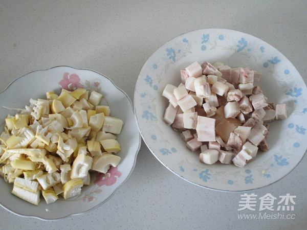 Fried Pork with Bamboo Shoots and Sauce recipe