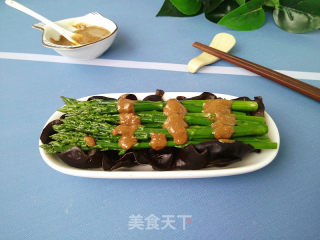 Asparagus with Tahini Sauce recipe