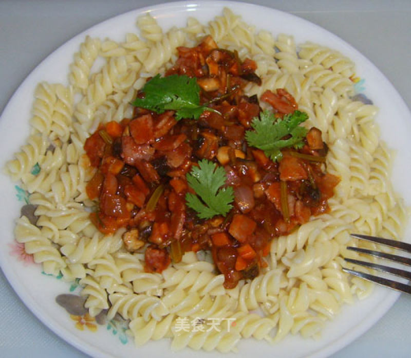 Spaghetti with Bacon, Mushroom and Tomato Sauce recipe