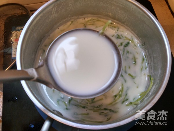 Bean Sprouts Milk Soup recipe