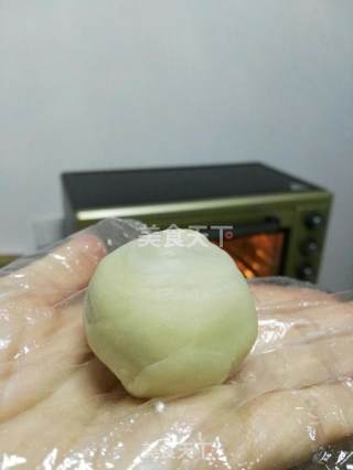 Egg Yolk Pastry ~ Detailed Process of Kneading The Oily Crust by Hand recipe